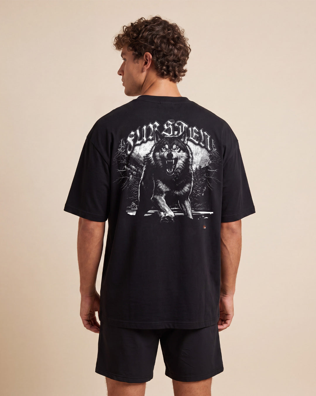 Remera oversize Winter Beast (negro)