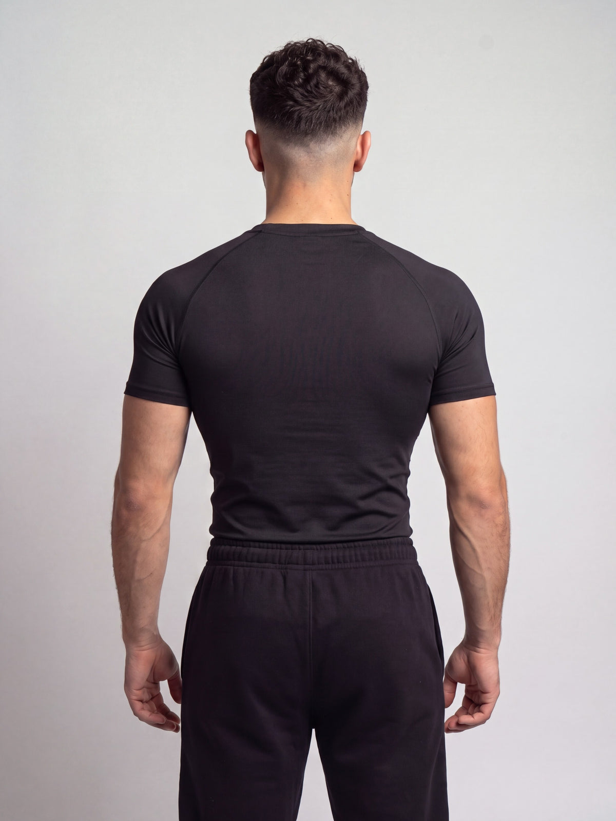 Remera de compresión Basic (negro)