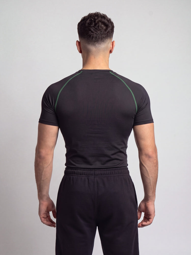 Remera de compresion "Green Seams" (Negro)
