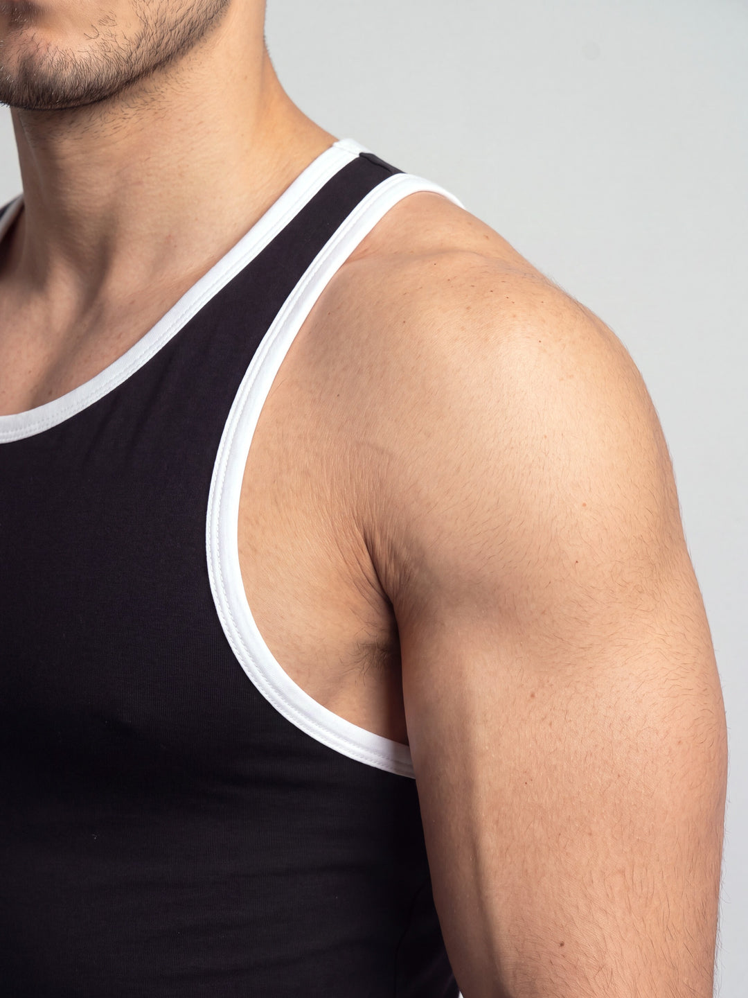 "Kraft" tank (negra con collareta blanca)