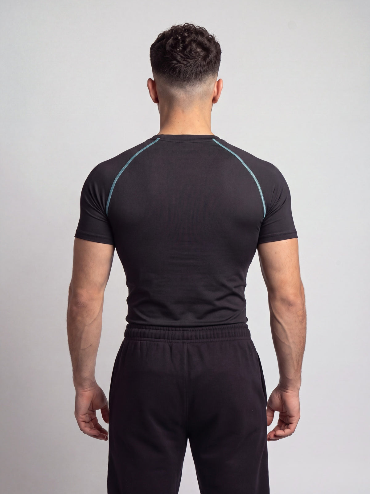 Remera de compresión LightBlue Seams (negro)