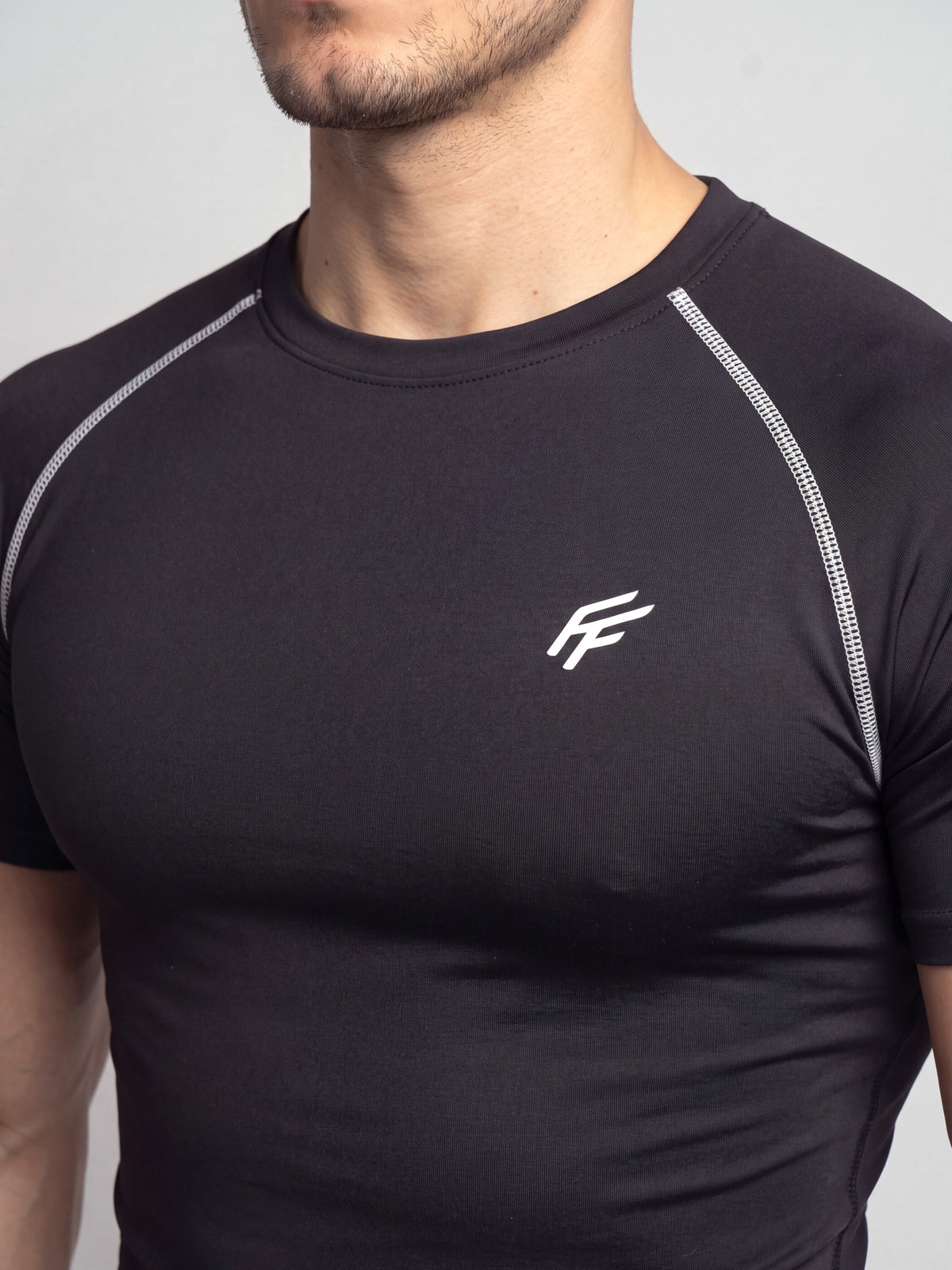 Remera de compresion "White Seams" (Negro)