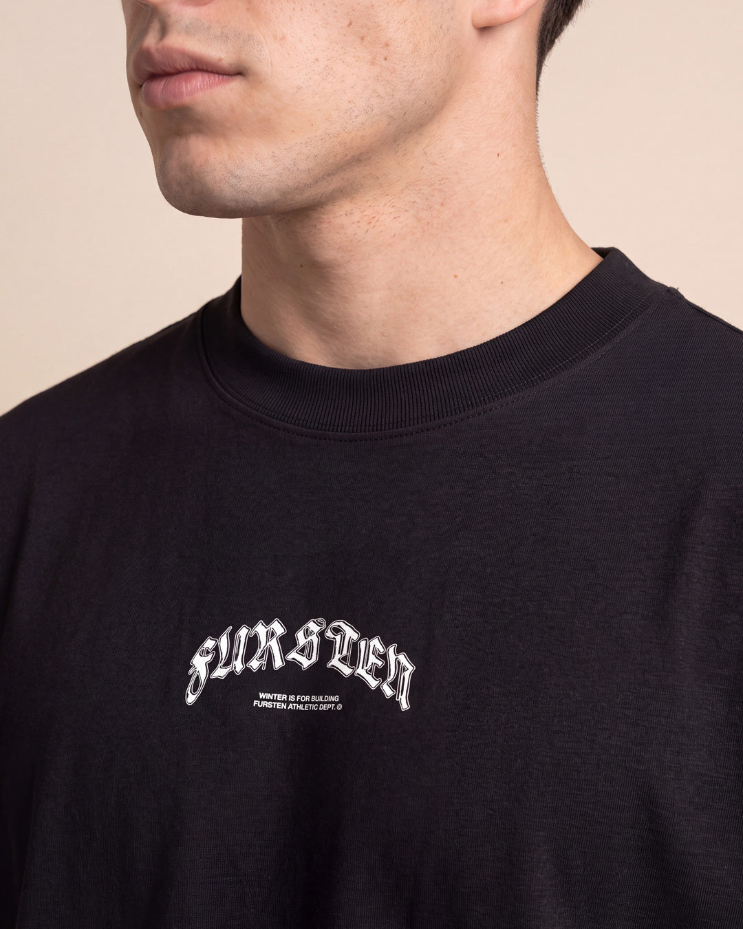 Remera oversize Winter Beast (negro)