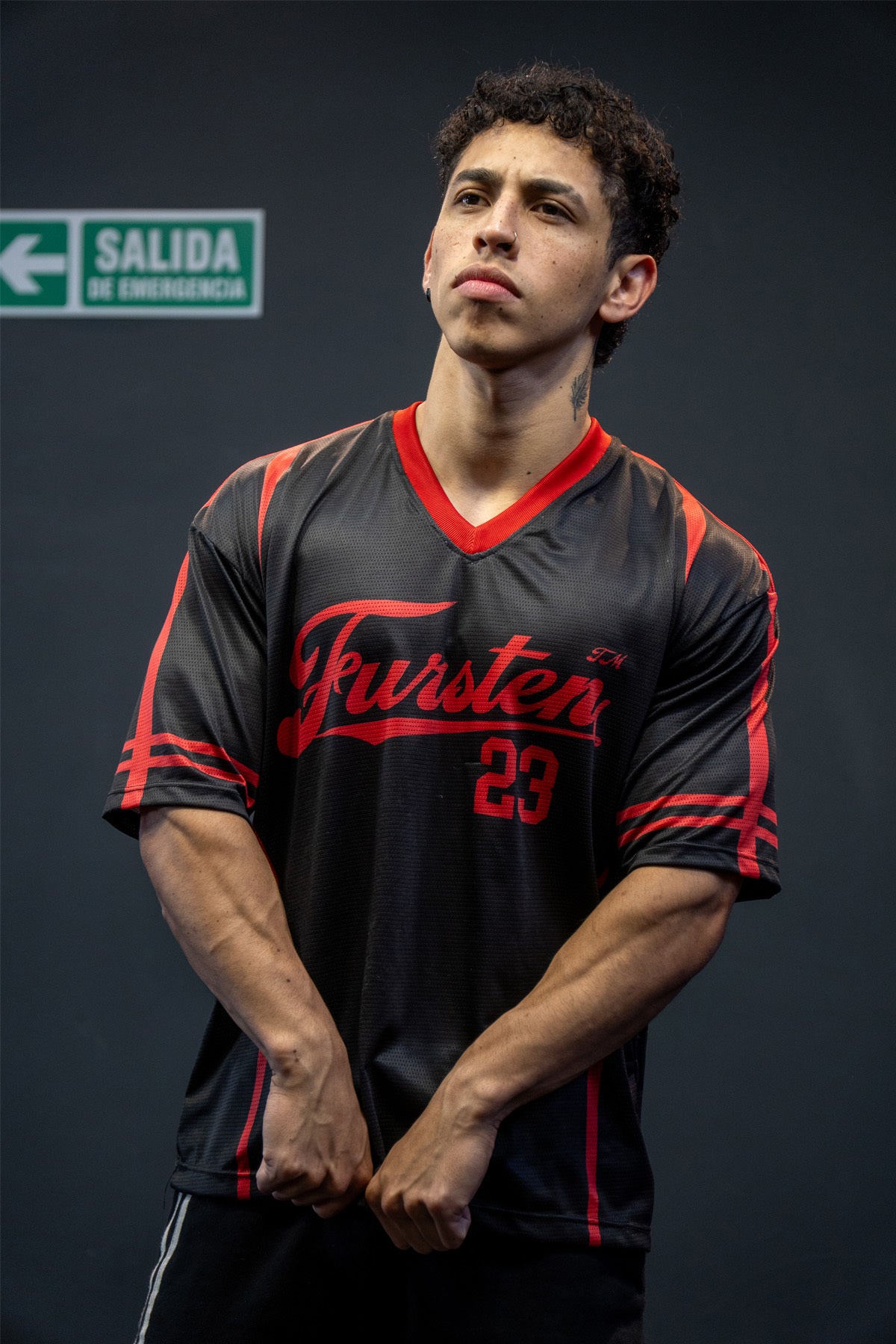Remera mesh Varsity (negro)